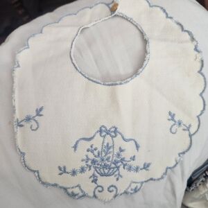Vtg Embroidered Baby BibThis cotton baby bib measures 8.5" x 9"